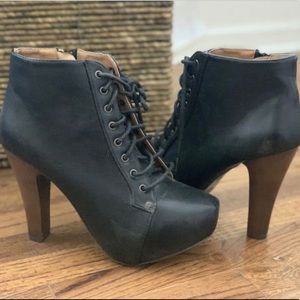**NEVER WORN** Black Lace-up Platform Ankle Boots